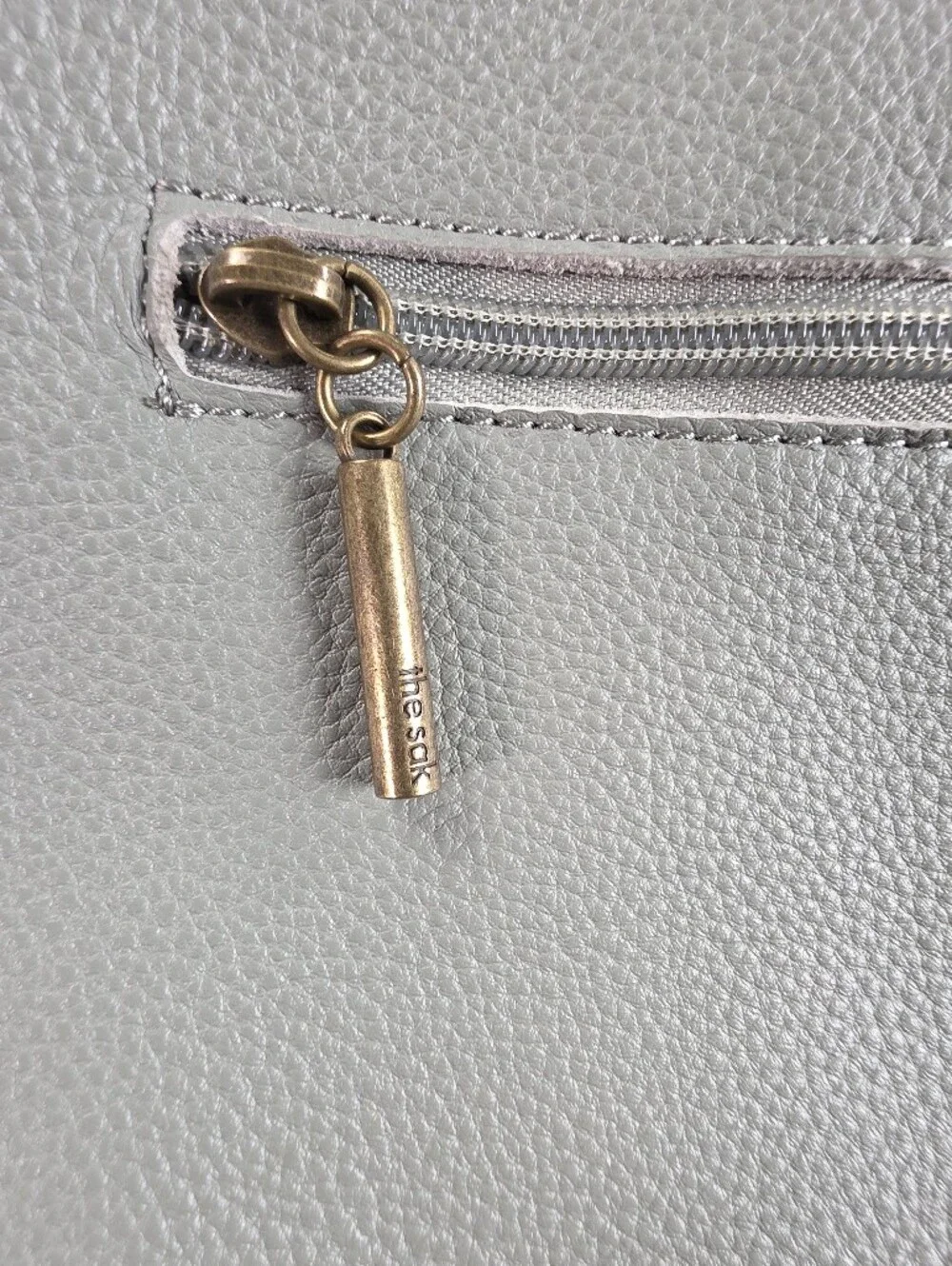 The Sak Los Feliz Crossbody bag in a soft sage green leather Purse - Picture 4 of 11